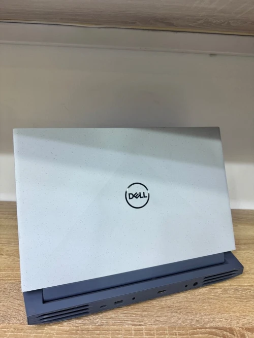 DELL G15 AMD Ryzen 5-5600H 16 Go 512 Go SSD RTX 3050 Écran 15.6"