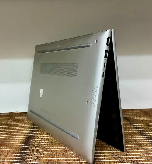 HP EliteBook 845 G10 RYZEN 7Pro 7840U/RADEON Graphics 780M 32Go 1TB 14"