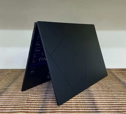 Asus ZenBook 14 Ultra 7 155H 32GB 1TB OLED 2.8K 120Hz