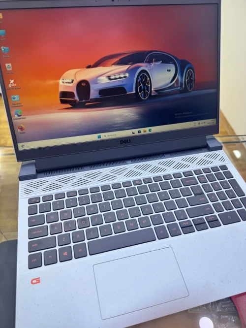 DELL G15 AMD Ryzen 5-5600H 16 Go 512 Go SSD RTX 3050 Écran 15.6"