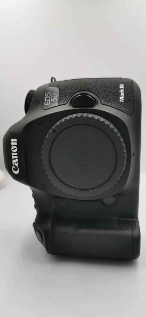 Canon 5D mark iii (8k et 22k clic) état neuf