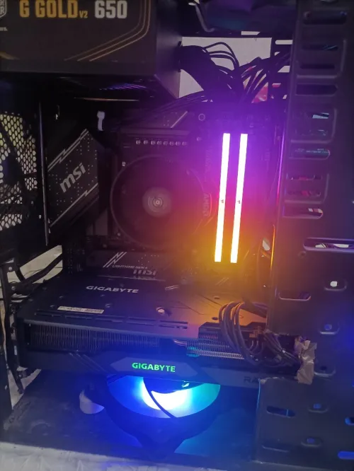Pc gamer rx7700xt 12 veram