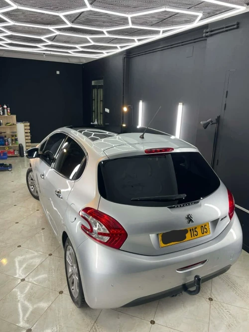 Peugeot 208 2015 Allure