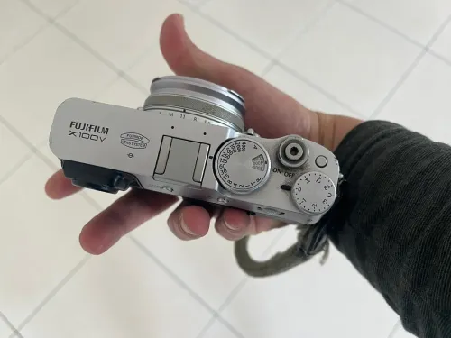Fujifilm film x100v silver
