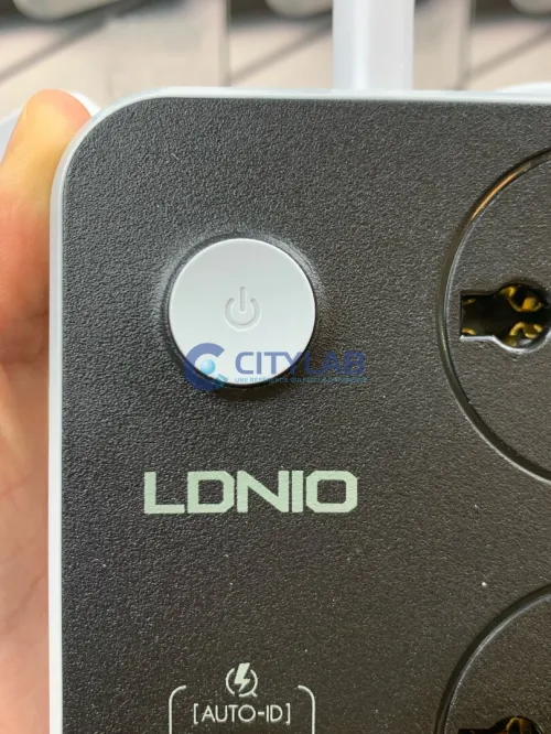 Multiprises LDNIO SC3604 (03Prises Anglaise + 06USB)