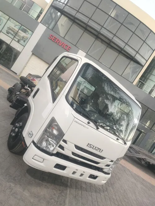 Isuzu Npr71 2025