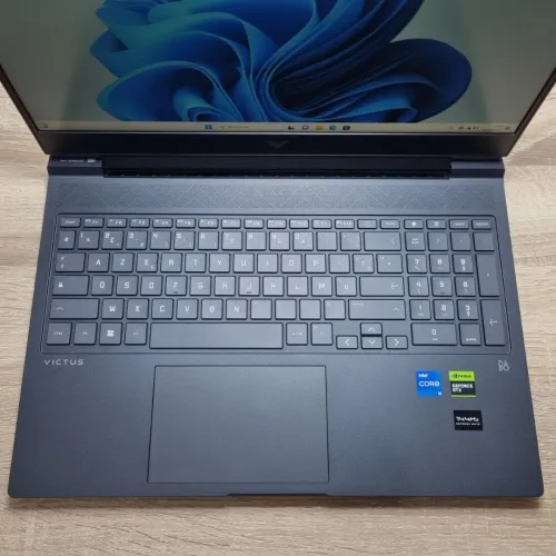 HP Victus 16