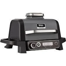 barbecue électrique ninja Woodfire, grill, fumoir & air fryer, barbecue extérieur 7 en 1, OG701EU