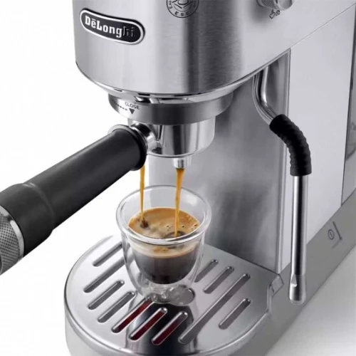 Delonghi Machine à café Dedica Duo  Cold Brew INOX EC890 15 bars buse vapeur affichage LED tactile