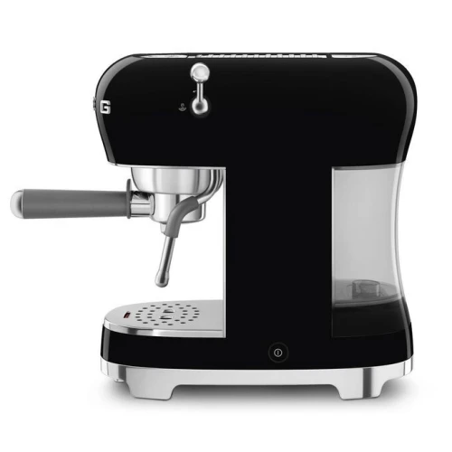 Machine à expresso manuelle avec 15 bars, commandes intuitives et doseur, fabriquée en Italie noire
