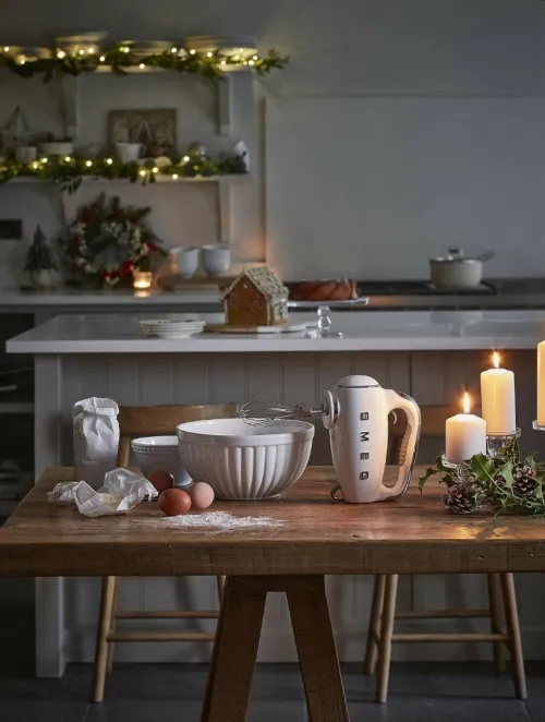 Smeg Batteur Électrique BEIGE , 9 Niveaux de Vitesse, Fonction Turbo, 250W - HMF01CREU