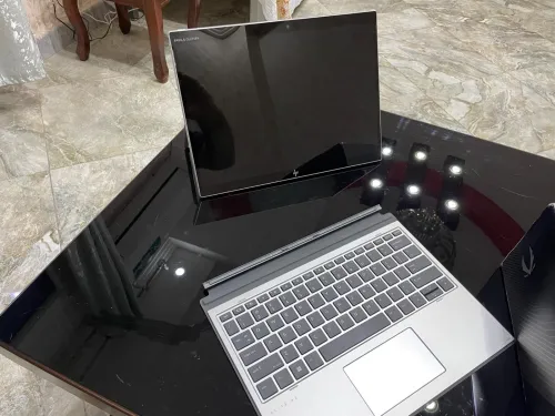 HP Elite x2 G8