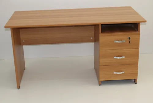 Nouvelle arrivage des bureau locale