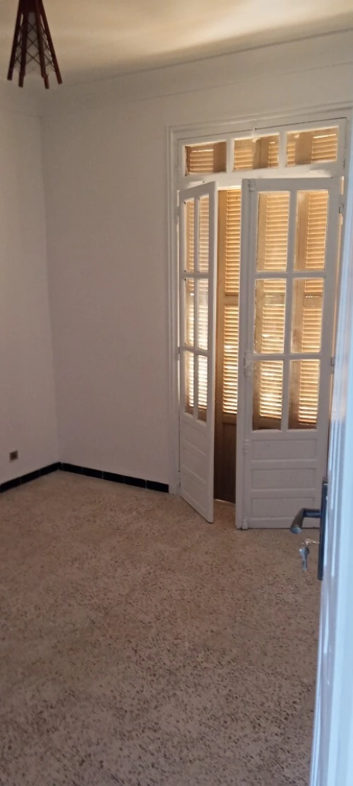 Location Appartement Niveau de villa F4 Alger Ain benian
