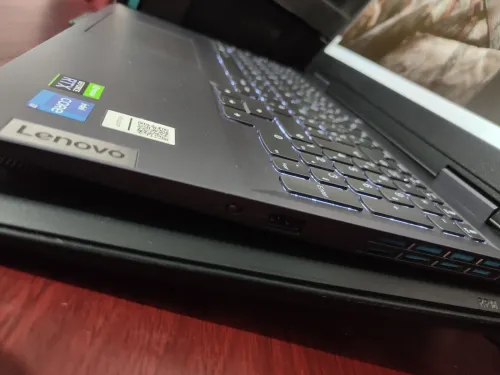 LENOVO LOQ 15IRH8 RTX 4060 