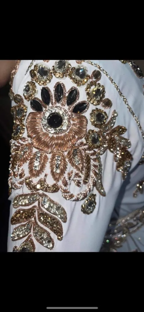 Caftan porté un seul après-midi 