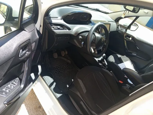 Peugeot 208 2015 Allure