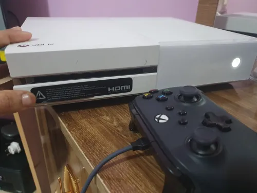 Xbox one + manette + 8 jeux