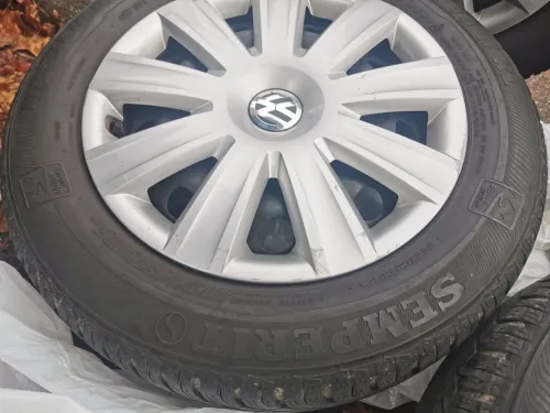 Jantes tôle + enjoliveur VW d'origine + pneu