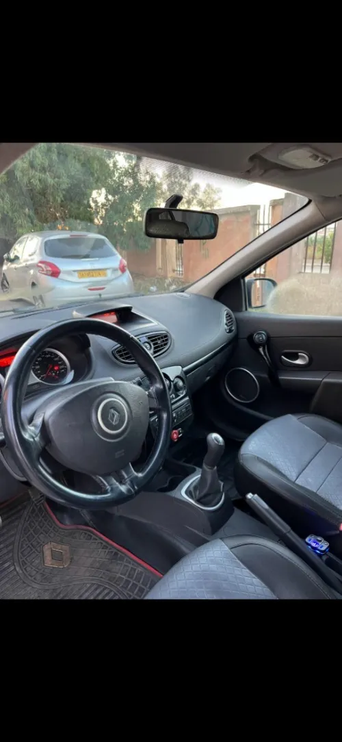 Renault Clio 3 2011 Night and Day