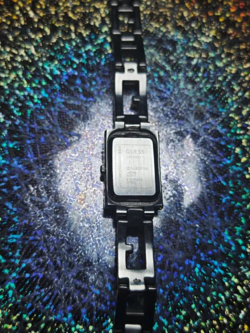 Montre GUESS femme dorée 