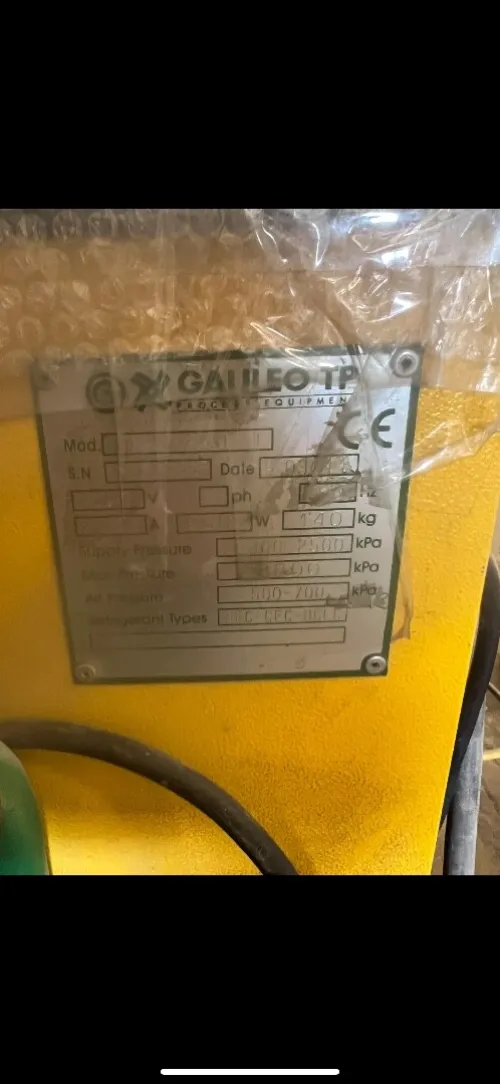 Machine à chargement réfrigérant gaz