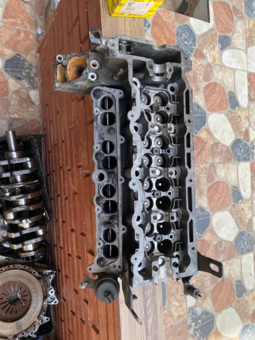 Moteur Opel zafira 2003  sans blok num: 