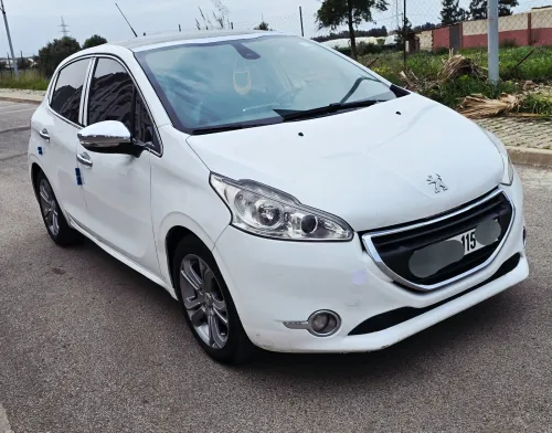 Peugeot 208 2015 Allure
