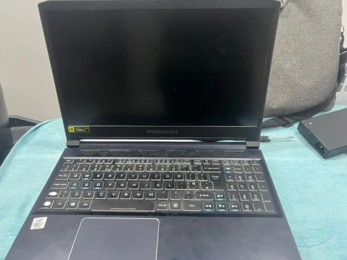 Acer PREDATOR TRITON 300 