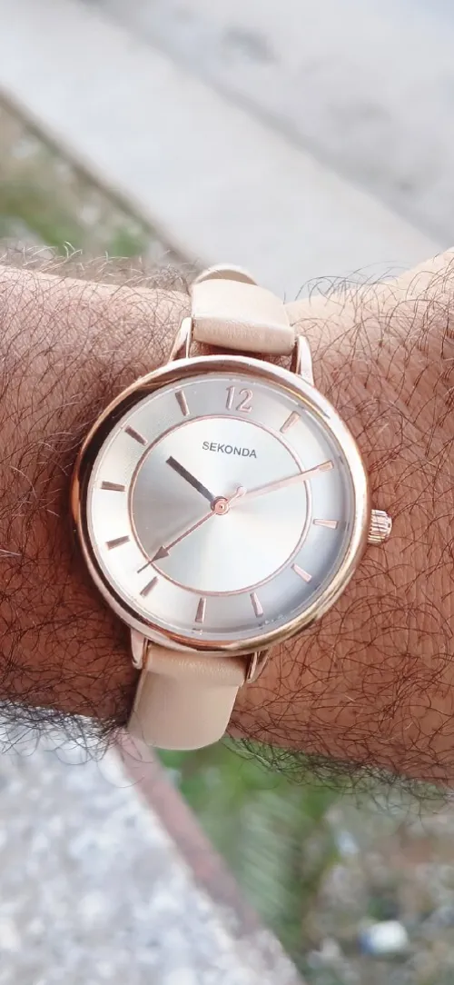 Montre skonda original pour femme