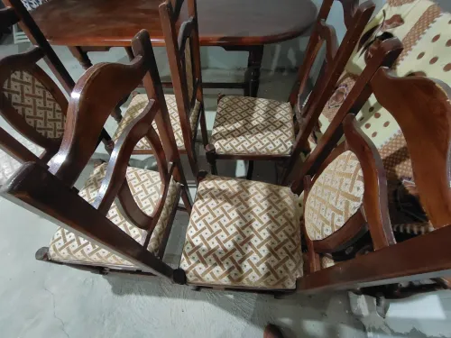 Table à manger 6 places + 6 chaises