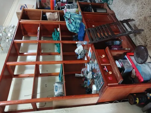 Étagères, meuble de rangement , tables, échelle et ventilateur