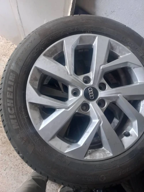 Pneus Michelin 215 55 17