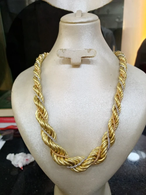 Collier tre rare 