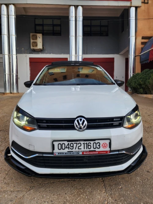 Volkswagen Polo 2016 Bleu montion