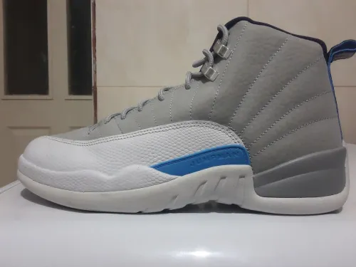 Air Jordan 12 UNC - University of North Carolina