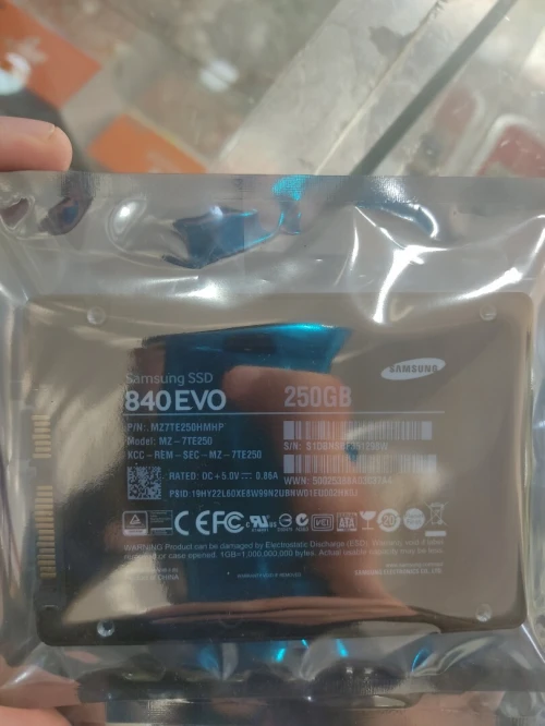 Disque dur SSD Samsung 250G