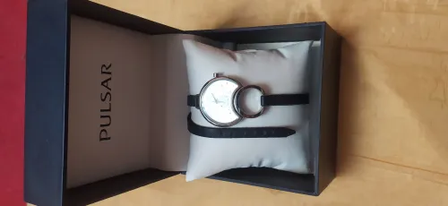 Vend montre pour femme marque pulsar Seiko 