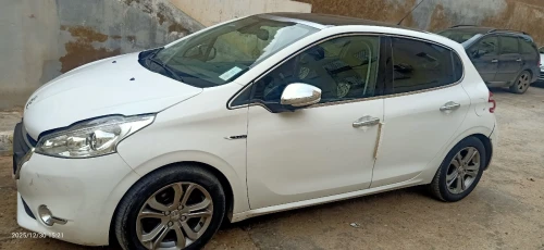 Peugeot 208 2014 Allure