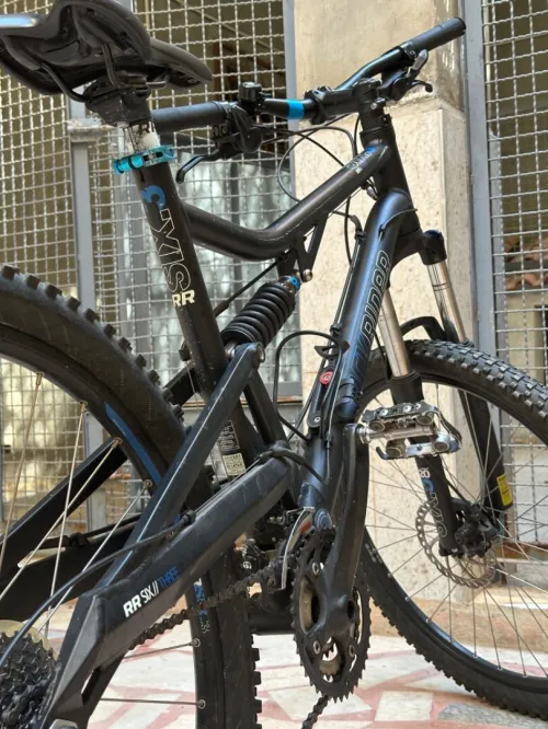 Vélo b-twin rockrider RR SIX.3 26