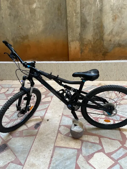 Vélo b-twin rockrider RR SIX.3 26