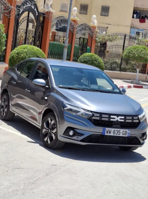 Dacia Logan 2025 Expression tout oppose