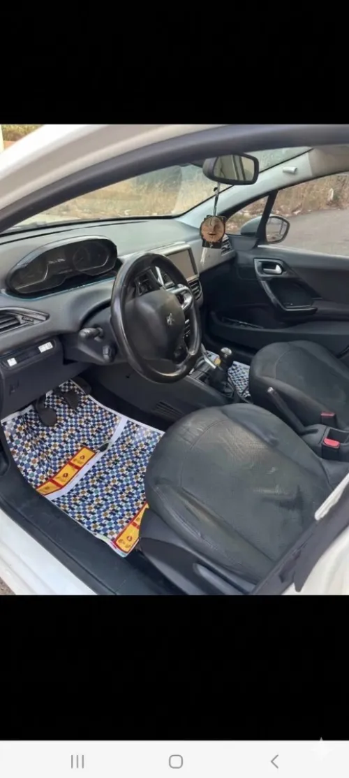 Peugeot 208 2015 208