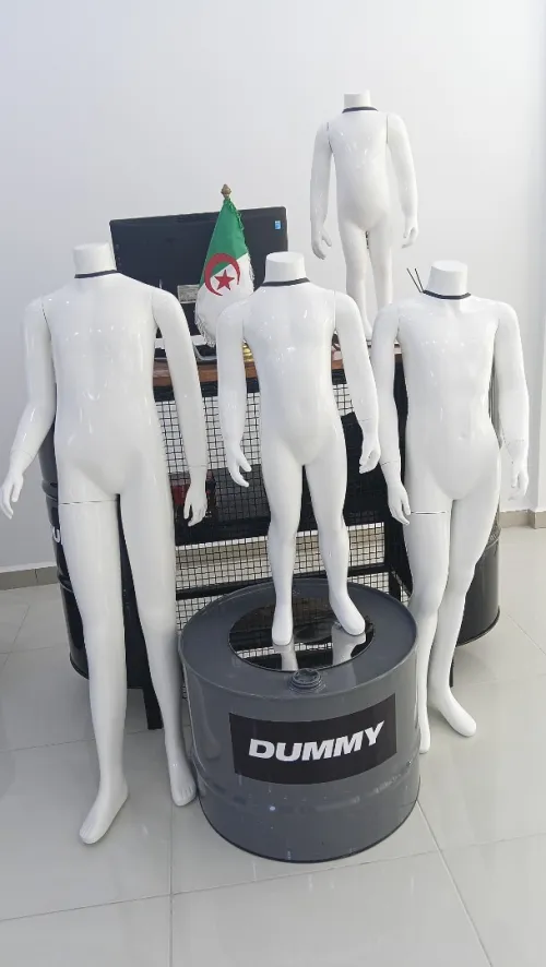 MANNEQUINS 