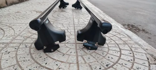Porte bagage / barre de Toit THULE