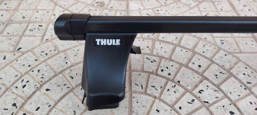 Porte bagage / barre de Toit THULE