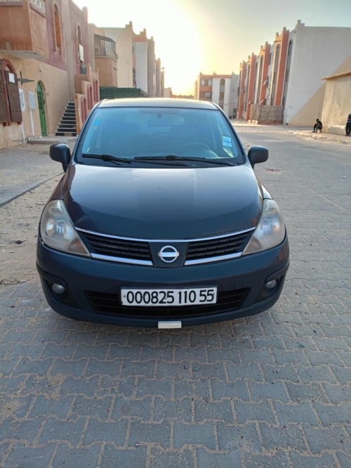 Nissan Tiida 5 portes 2010 Tiida 5 portes