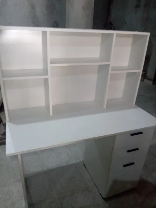 Bureau d'Étude / Travail Modèle Moderne avec Étagères et Tiroirs - Couleur Blanc