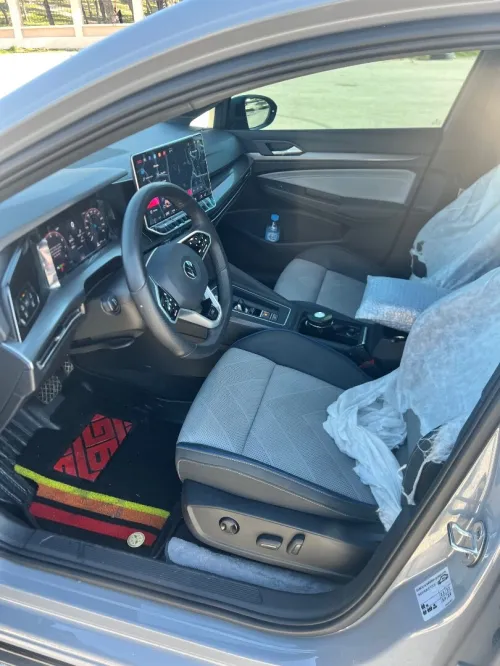 Volkswagen Golf 8 2025 R-Line
