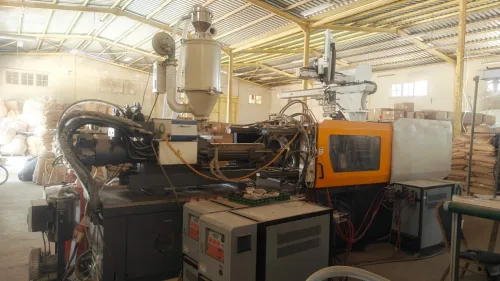 Machine de injection plastique 